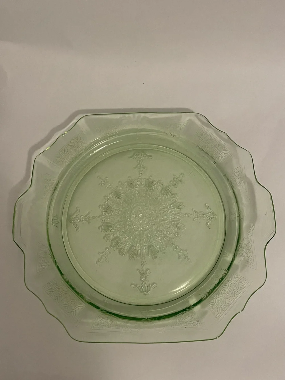 Vintage Anchor Hocking Uranium Glass Serving Plate Cake Plate Princess Pattern